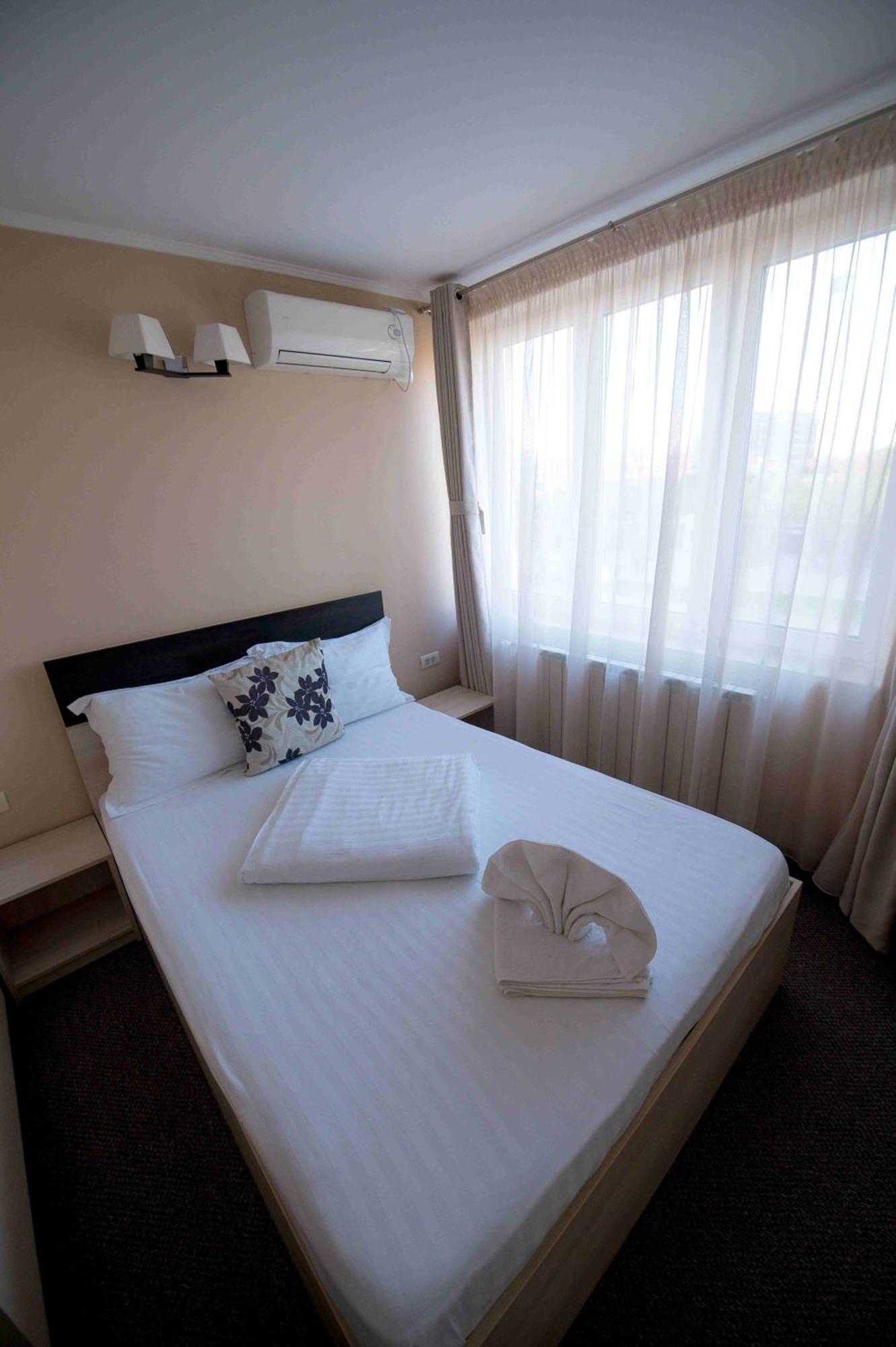 Pensiunea Sangria Blue Arad Exterior photo
